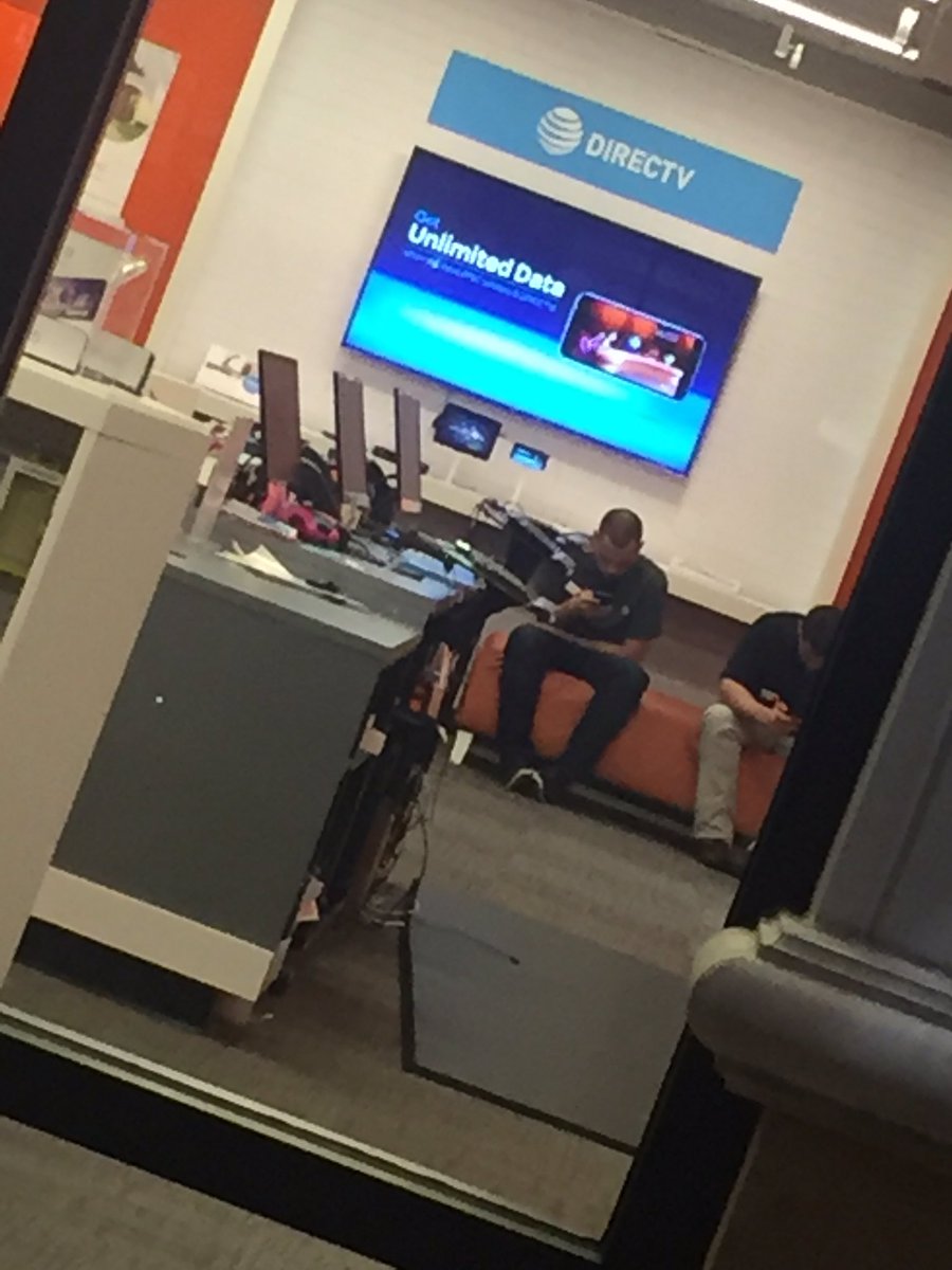 DEL_stroyers's tweet photo. What happens to AT&amp;T when WL moves in.... @Pkushn @marceloclaure @WL_GreatLakes @TheRealDanDubya @SammyGrassaWL https://t.co/YBxNbyTfbv