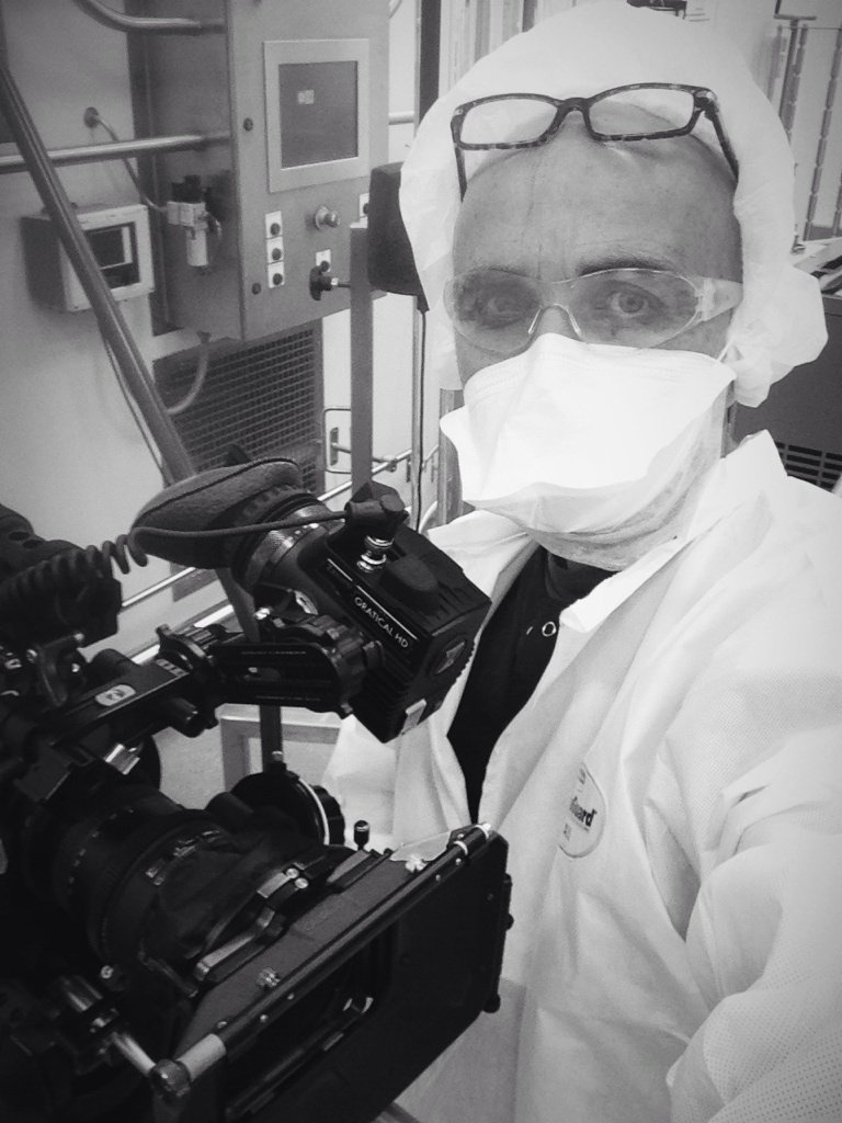 TataSteva's tweet photo. Deep in a lab environment with my #filmgear #GraticalHD @Zacuto @sony_canada https://t.co/Mt4jcQtZwM
