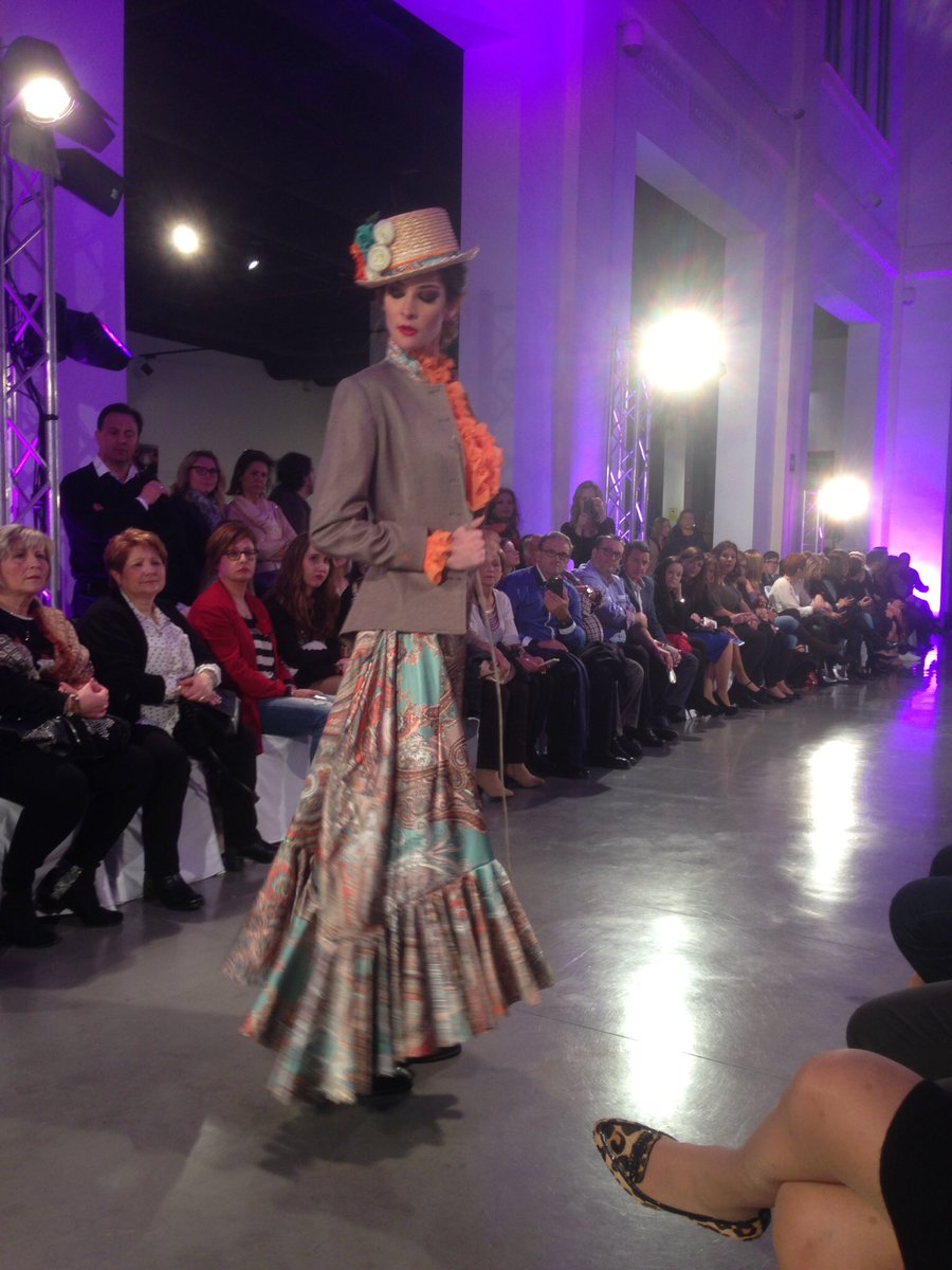 RosaMarygon's tweet photo. @FLAMENCAGOMEZ @Ana_Scherman @AcebBenalmadena espectacular nueva colección.Felicidades Paqui Gómez #FIMAF2016 https://t.co/lNAnVIqPuH