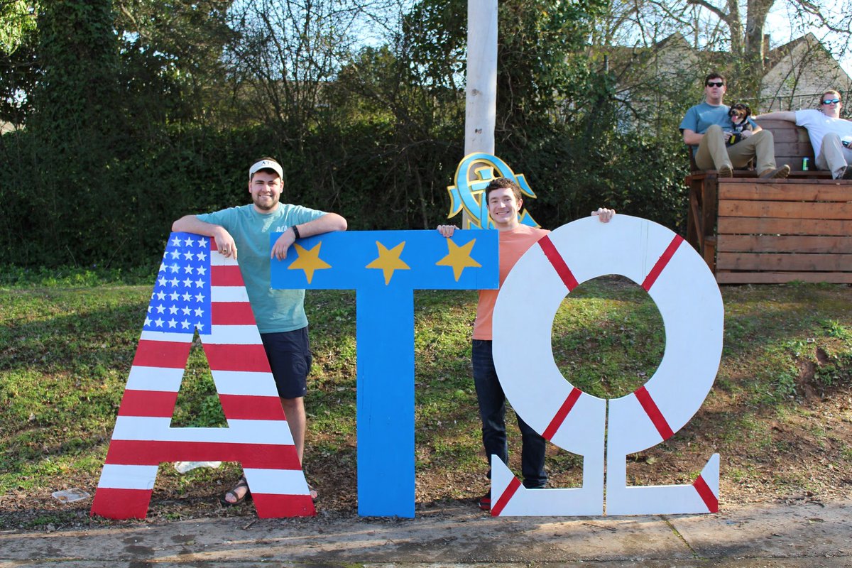 whitenmildjazz's tweet image. Talk about old and depressed #Fall12