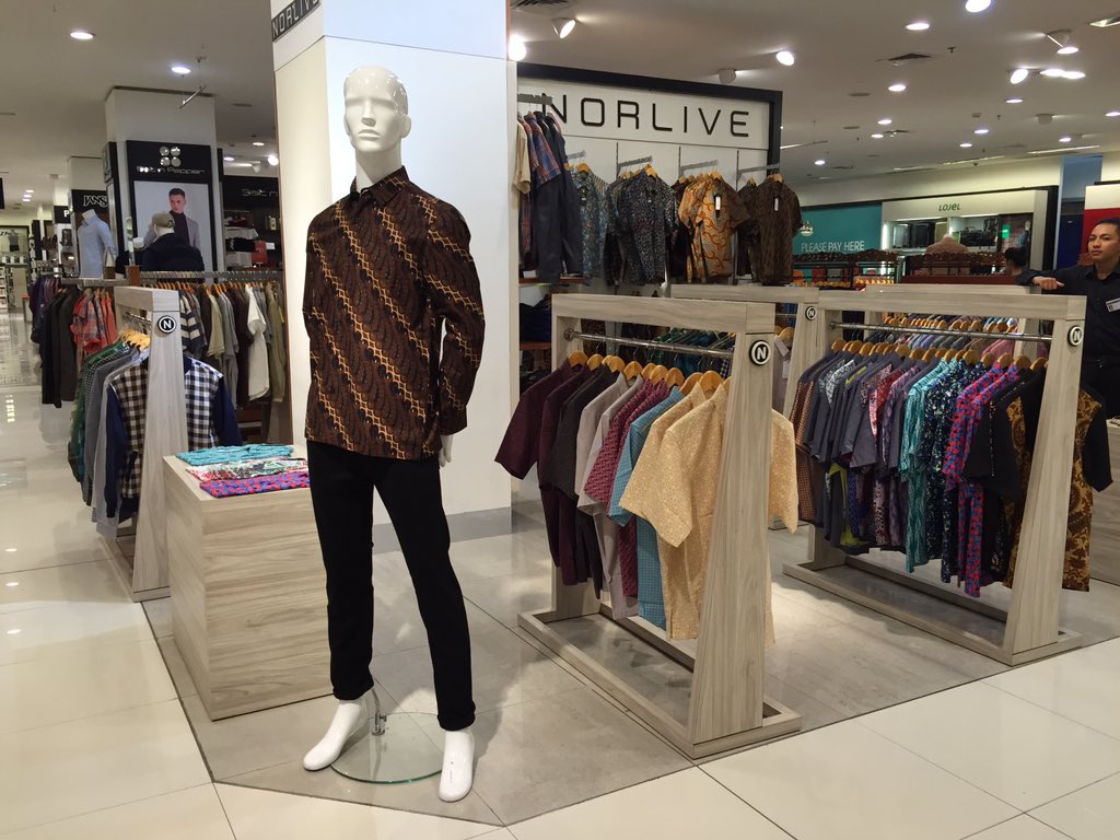 NorliveMan's tweet photo. Norlive at debenhams senayan city https://t.co/gI6idNEwCq
