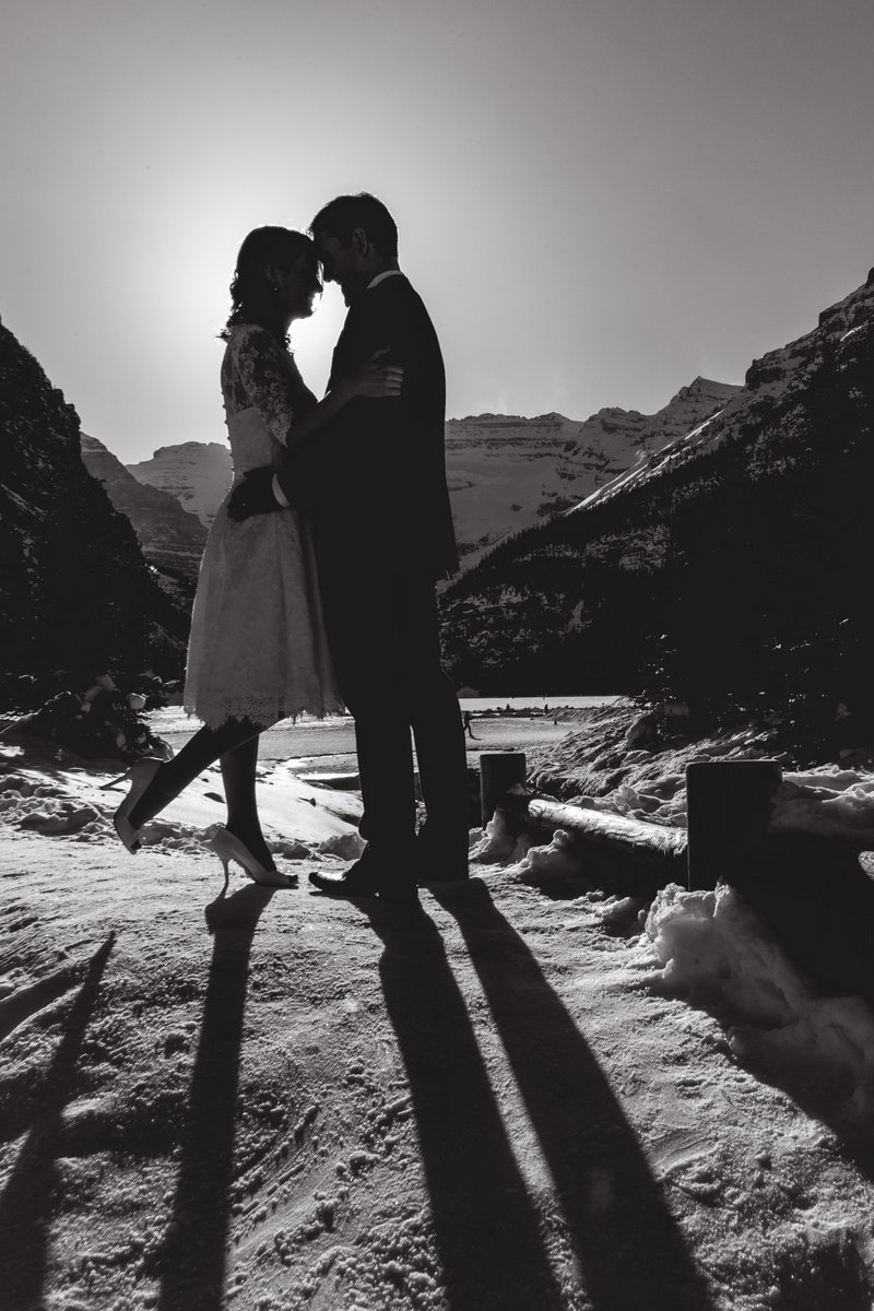 We're starting to love these #WinterWeddings! Nothing says romance like eloping in #LakeLouise !