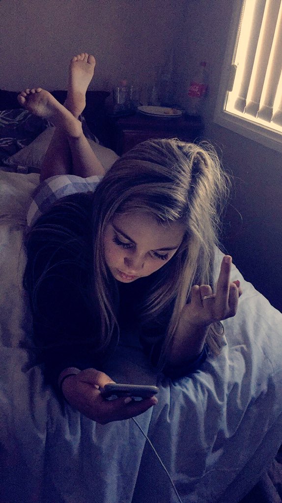 PrincessMandii_'s tweet photo. On your knees losers, spoil your princess now!👸🏼👑💟 #AssWorship #HotterThanYourWife #soles #skypesessions @RTpig https://t.co/l8CwA5Wyxa
