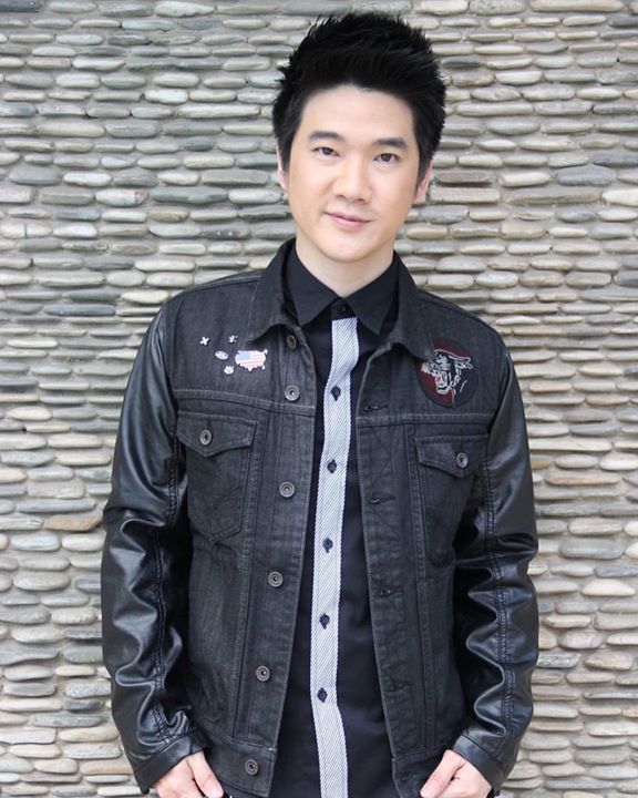 RSmusicXth's tweet photo. ความเท่ให้ห้า ความน่ารักให้สิบ อิอิ #ขำวันละนิดสไตล์ร็อก #klerm #klermband #yesmusic #rsf… https://t.co/Ws9CKYszcr https://t.co/PftRznPzzf