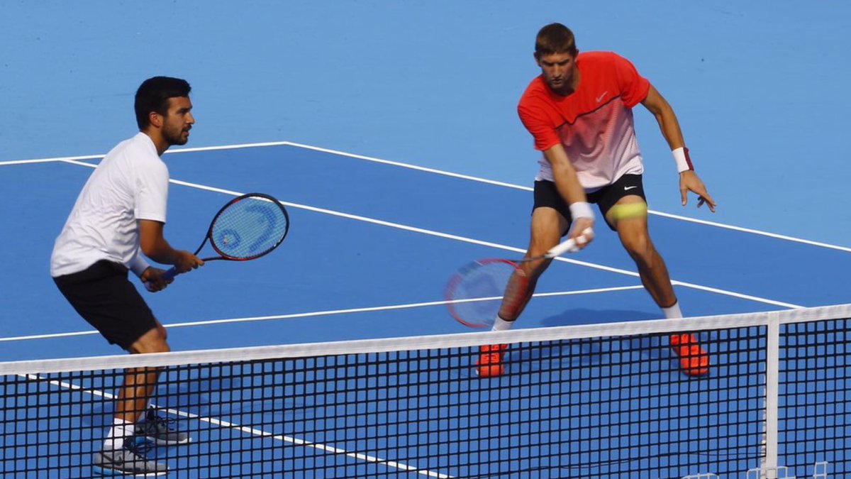 TreatHuey's tweet photo. Acapulco Title!!!! Thanks a lot #beast #coachOG #cebuanalhuilliersports @head_tennis @SOLINCOsports @TRAVISMATHEW https://t.co/ytEAyRNohN