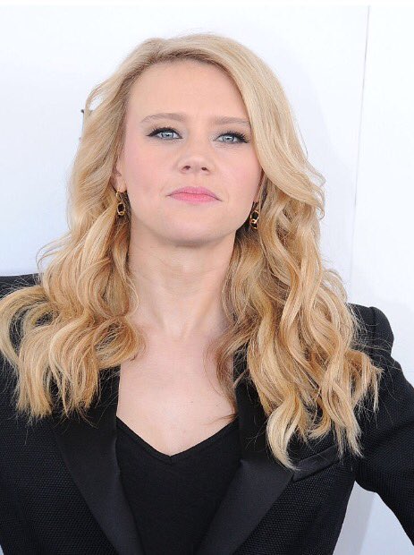 mckinnonupdates's tweet photo. Kate McKinnon at the 2016 Film Independent Spirit Awards 💖💖 https://t.co/2pPH8ica4f