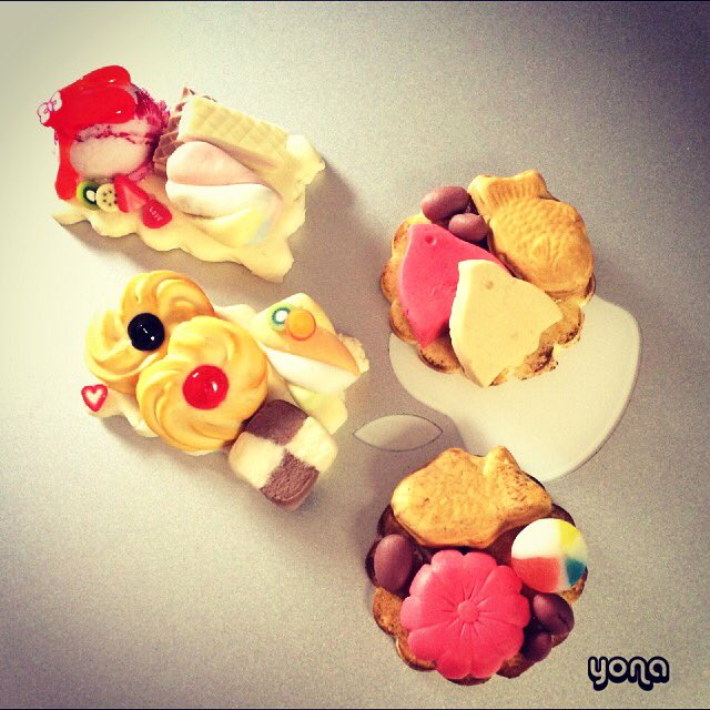 yona_jelato's tweet photo. 今日はフェイクスイーツデコ。
(ほぼ端材…)
チビ子のヘアアクセ予定♪
洋菓子と和菓子。
#ハンドメイド #ハンドメイド好きさんと繋がりたい #hanbmade #フェイクスイーツ https://t.co/KAujaHKxcm