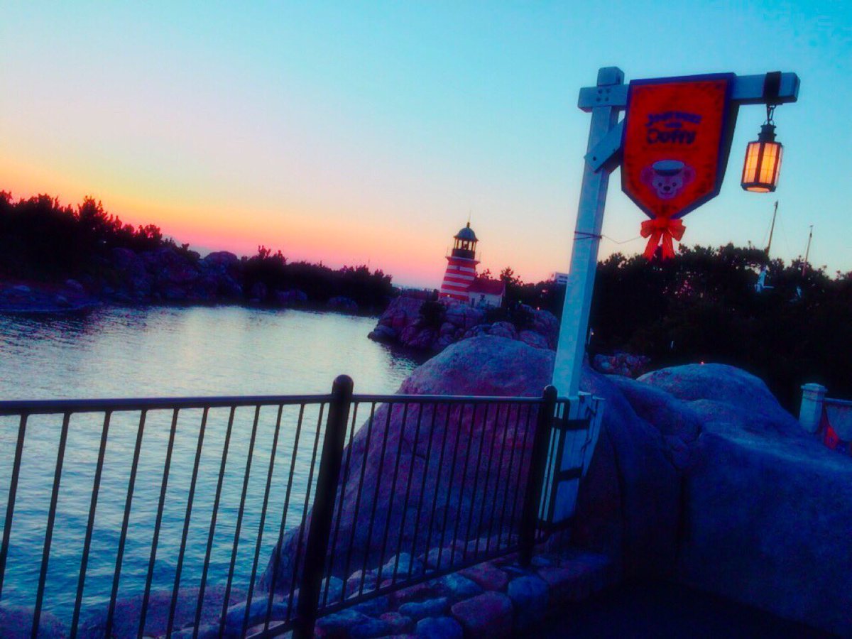 Disdona_47's tweet photo. もっと綺麗な写真が
撮れるようになりたいな🐭💭

#美しきTDSの風景 
#Dヲタさんと繋がりたい 
#Disney https://t.co/0hk27bakqD