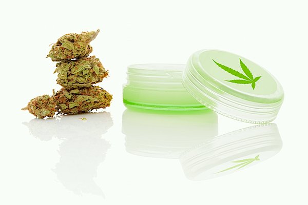 ThinkTankExile's tweet photo. How Topical #Cannabis Affects Psoriasis - https://t.co/ZQy0GHnffV #psoriasis #mmj https://t.co/bldVUSJjpY