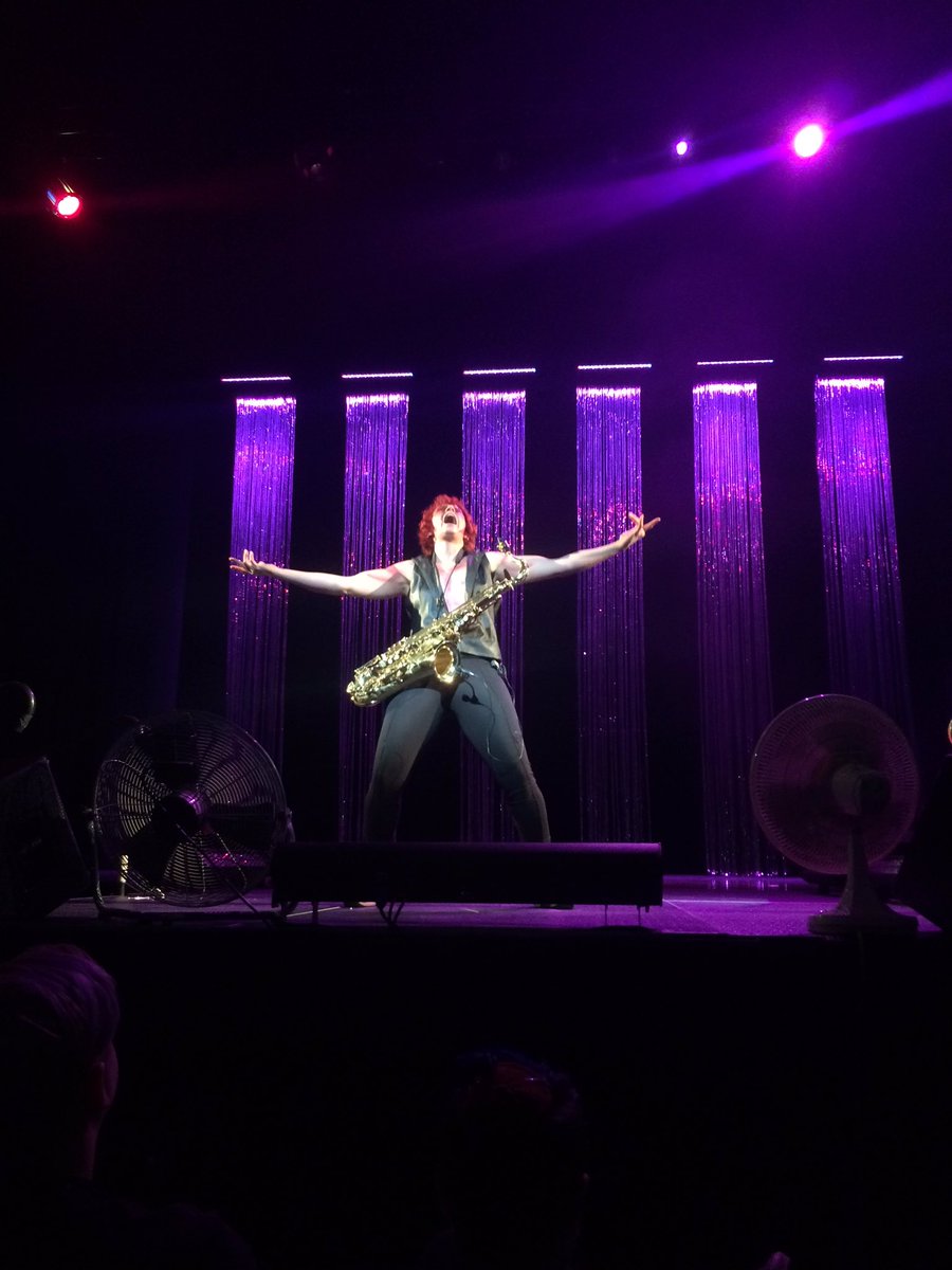 WiscoBraun's tweet photo. Holy saxophone batman #UWMDRAGSHOW https://t.co/PF62Oe5Hj4