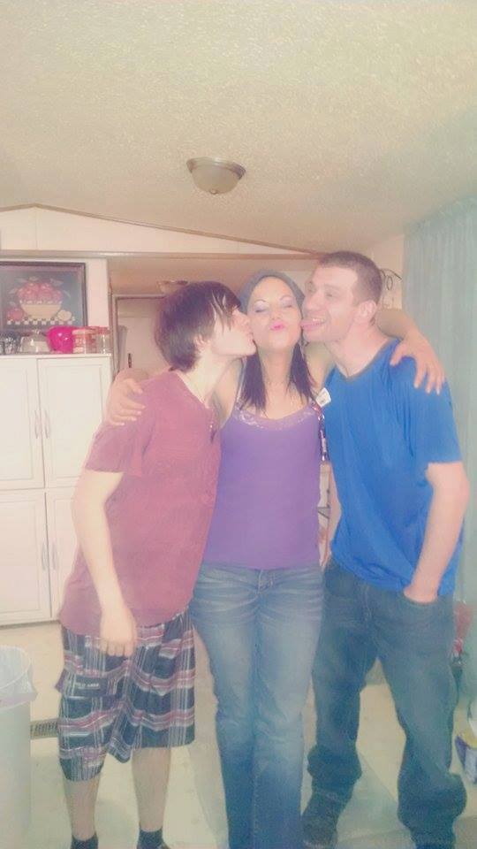 FryeFrye1984's tweet photo. @FryeFrye1984 MYSELF, MY-SON, AND THE LOVE OF MY LIFE THAT'S NOW IN HEAVEN! https://t.co/LvJGlDomZi