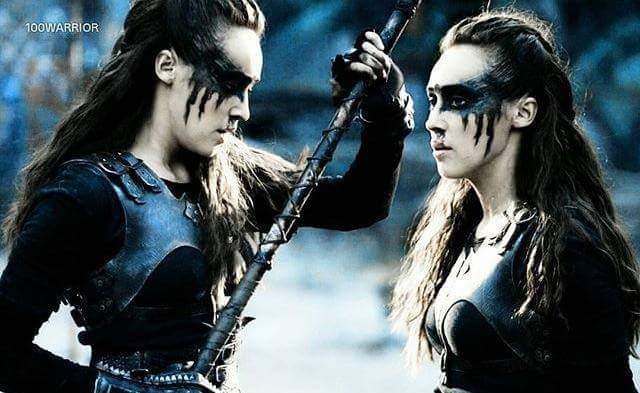EstelleRenvoize's tweet photo. @JRothenbergTV #LetLexaLive we need her 🙆👊 she is badass, cute and in love with clarke 💞 https://t.co/l1dW3BGPrE