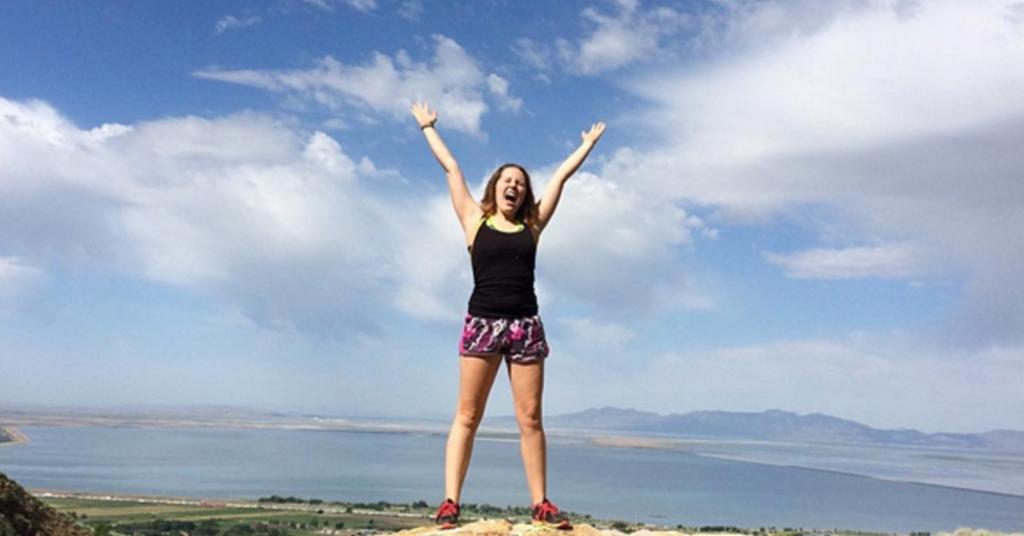 FitnessMagazine's tweet photo. Meet the Young Woman Who Is Crushing Workouts AND Ovarian Cancer: 
https://t.co/V7GN1LFyHZ via @POPSUGARFitness https://t.co/rcSfmd8w7d