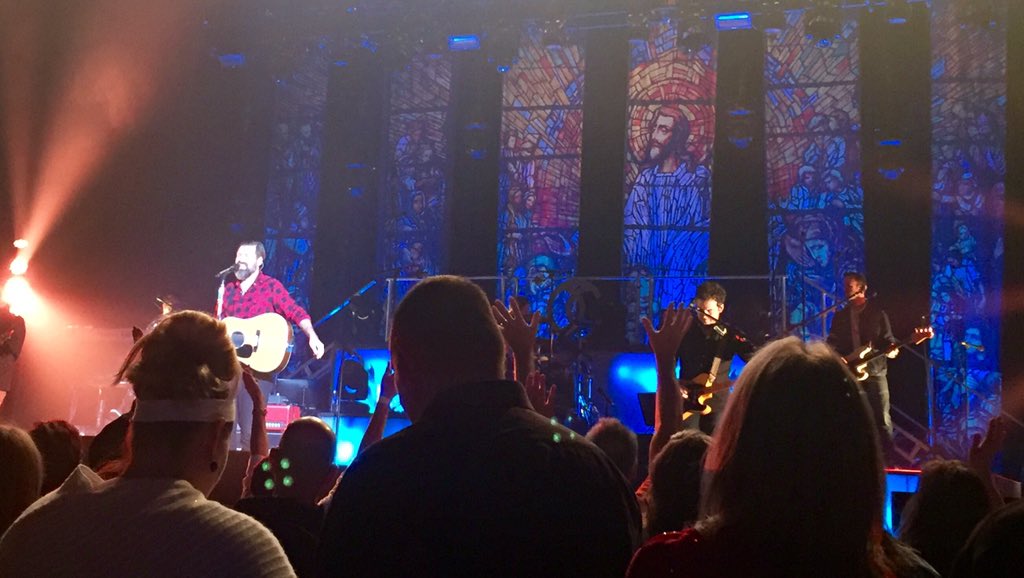 PamelaCollica's tweet photo. Thanks @thirdday and @harvestparker For a outstanding concert #leadusbacktour https://t.co/oT6GbZLxNI