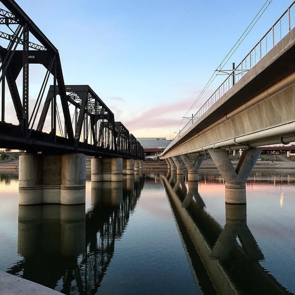 GnsfO9's tweet photo. #bridgesoftempe #tempelake #sunset #nofilter #arizona https://t.co/4HRtG0yJGy
