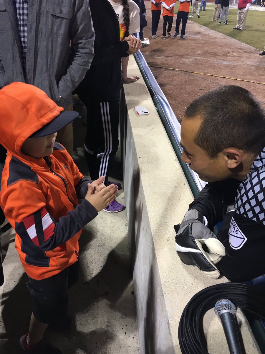 NJ_Alvarez7's tweet photo. this is what makes the @MLS better than any sport in the US! #usmnt and #NYRB goalie spending time with my son! https://t.co/LVnF24Wrbs