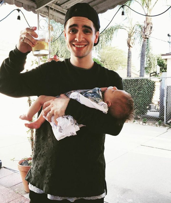 noraatthedisco's tweet photo. everyone is flipping out about #panicbaby i'm just waiting on all the crazy fanfics starting bc of this 😂 so dead 😂 https://t.co/hDVAA5jqz6