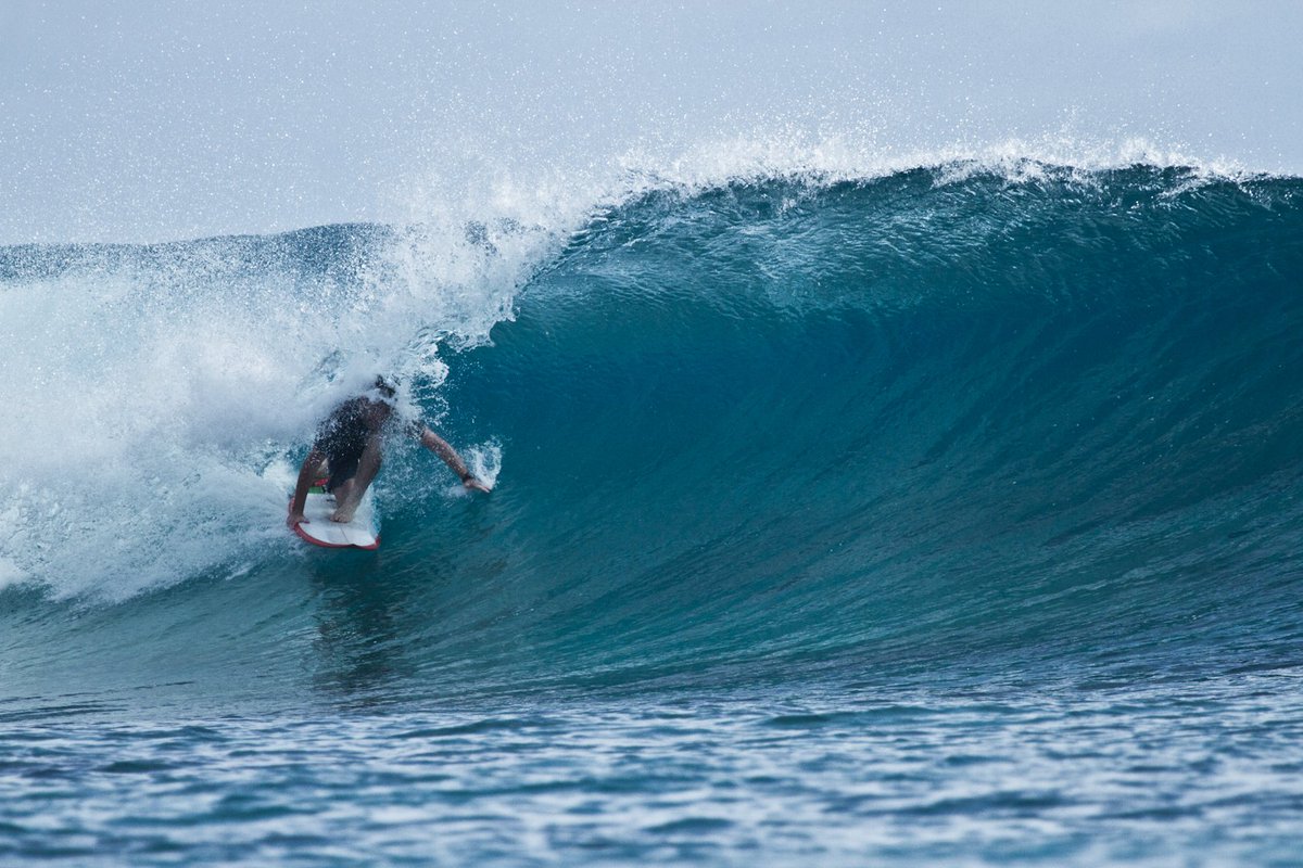 AganoaLodge's tweet photo. Riding in the shade. #surfsamoa https://t.co/IkfjBUxZMV