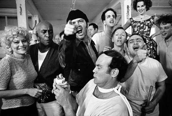 history_things's tweet photo. The cast of One Flew Over The Cuckoo’s Nest filming at Oregon State Hospital in Salem, Oregon circa 1974. https://t.co/9Tq2pktGxG