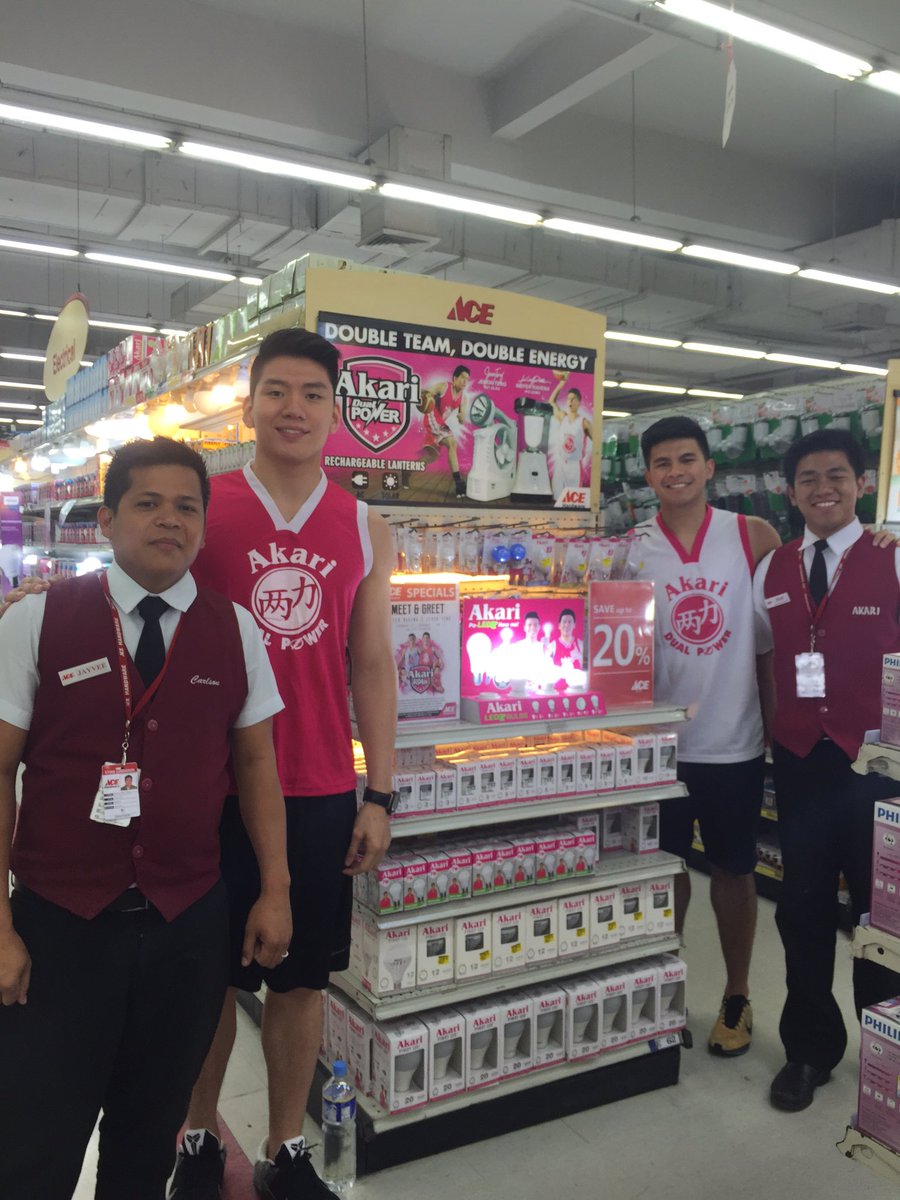 AkariLights's tweet photo. #AkariDualPower brand ambassadors, Jeron and Kiefer dropped by Ace Builders SM Fairview yesterday. #TeamAkari https://t.co/w9PSuwUN5e
