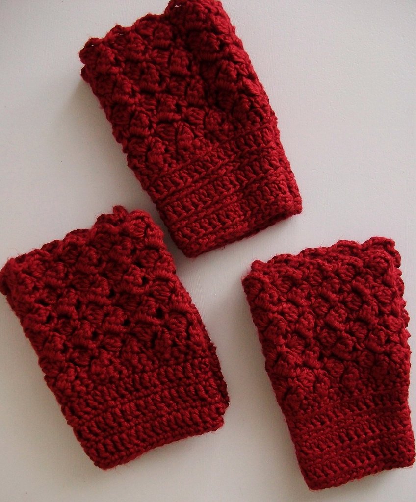 Bluestockinette's tweet photo. Garnet Red Boot Toppers Boot Cuffs Crochet Legwarmers Retro Style https://t.co/QZT303fVf2 #etsymntt #RedBootCuffs https://t.co/AVuD6Y43ak