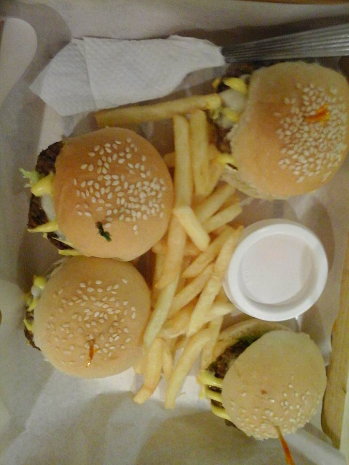 Rynlptrs_'s tweet photo. MINI BITES @AMOYANIE #Saturdate #primasen @JoyceLynCstll_ https://t.co/feT3ZAt26s