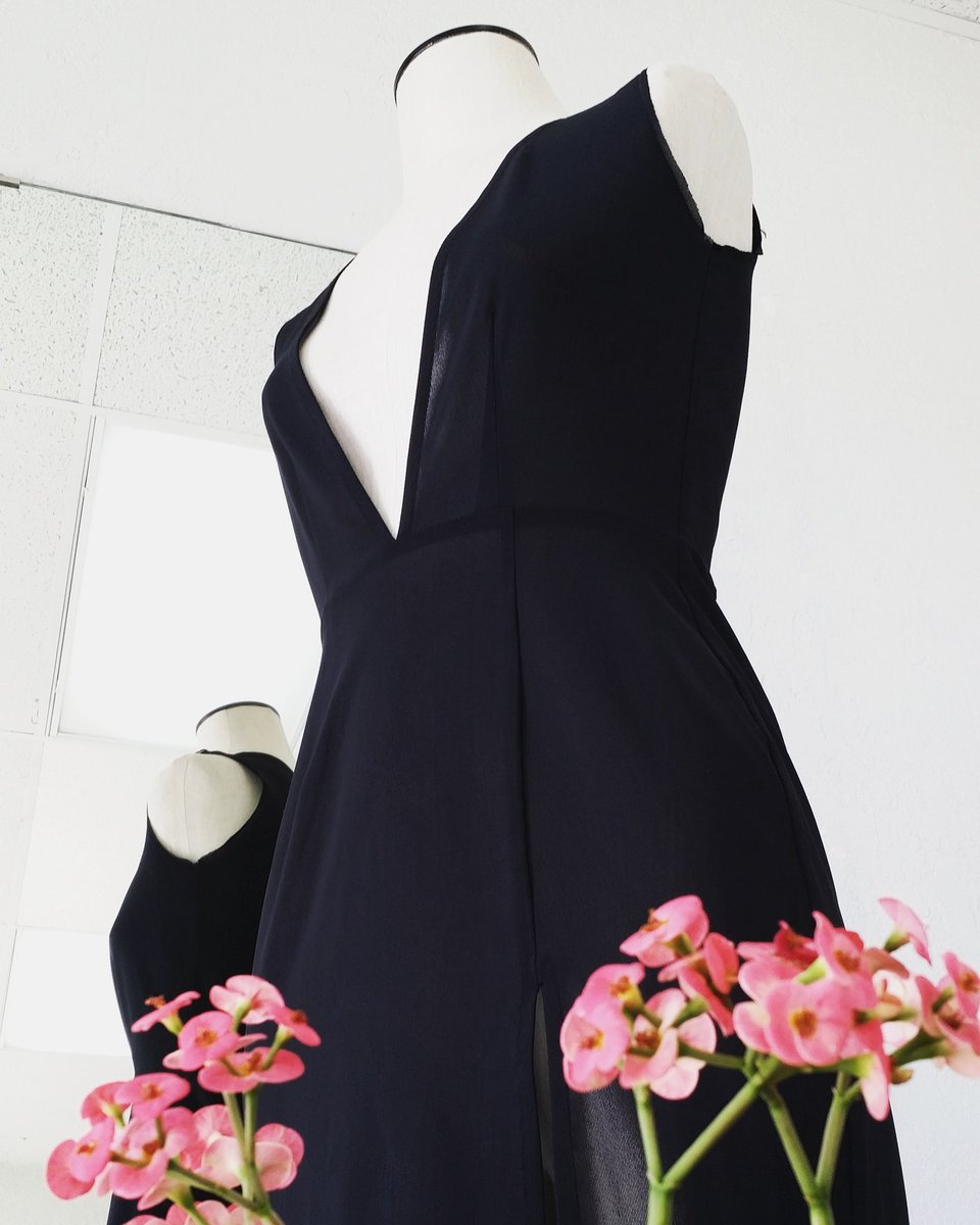 designerdanhta's tweet photo. Beautiful day in the studio #sewing #danhta #dallas #dress #fashion https://t.co/Ys0Nu9t9B6