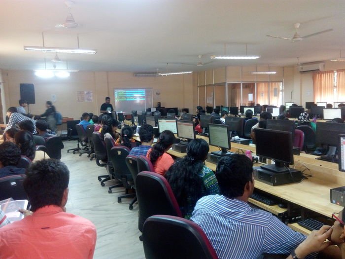 balasankarc's tweet image. Session on #debian #packaging by yours truly at @fossmeet .

#fossmeet