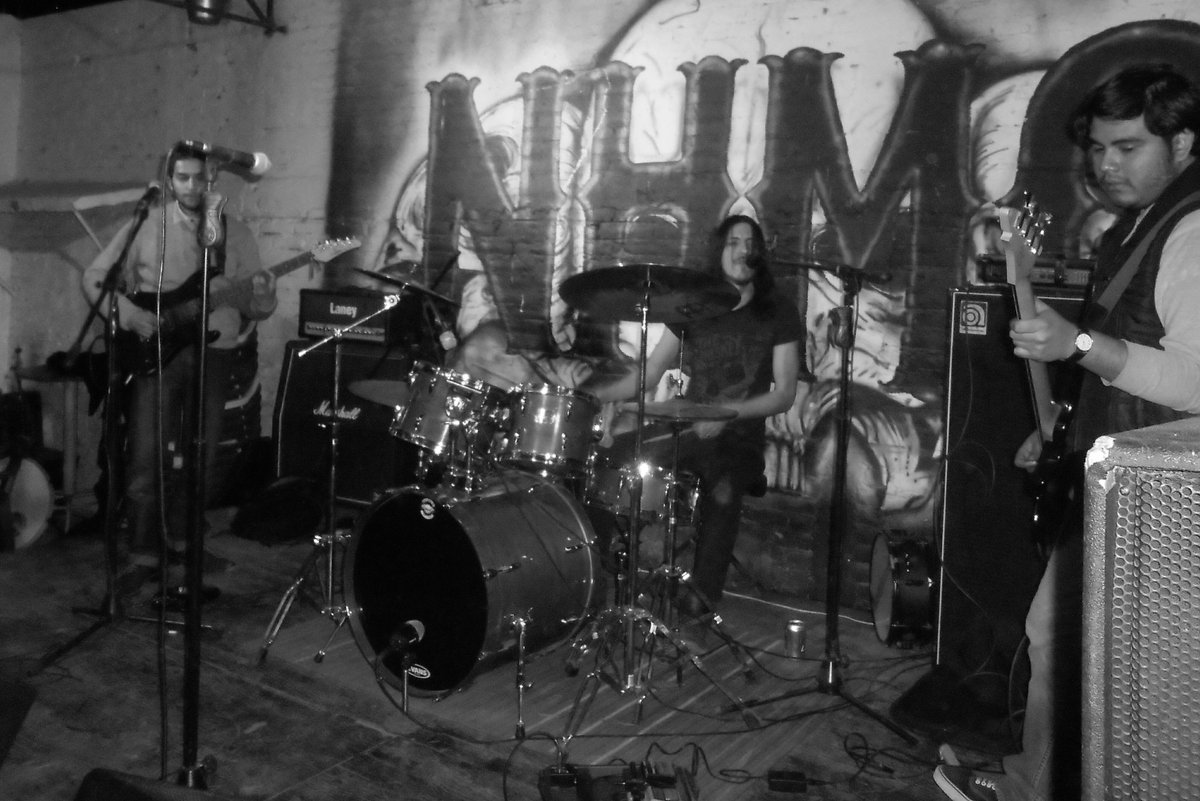 lune_band's tweet photo. Buena noche la de anoche https://t.co/YhXM5weENU