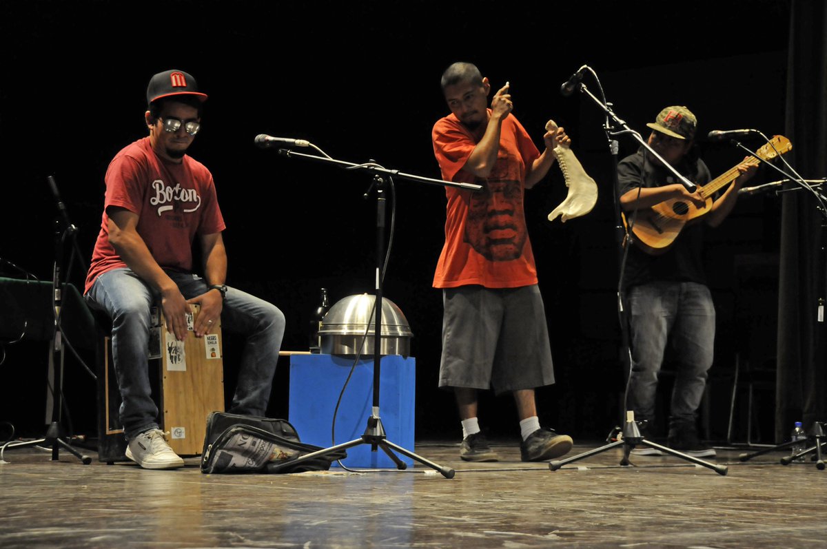 ucuvi_c_vivas's tweet photo. #Sector145 es un colectivo de hip hop en lengua popoluca que esta tarde inundó de música a la @VSCLS #DILM #Veracruz https://t.co/Vs9DFBx6oW