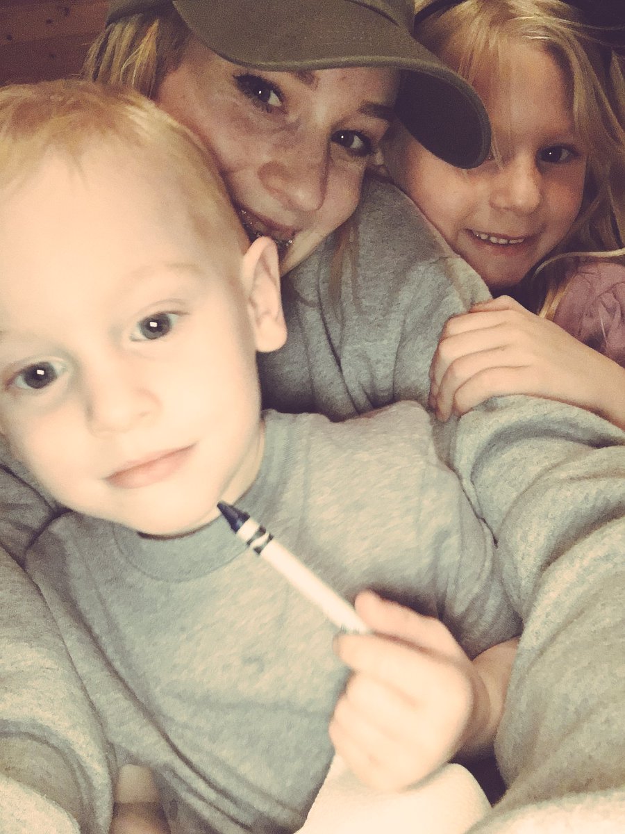 maddymetts16's tweet image. baby cousin and sister 👶🏼👧🏼 #2posts