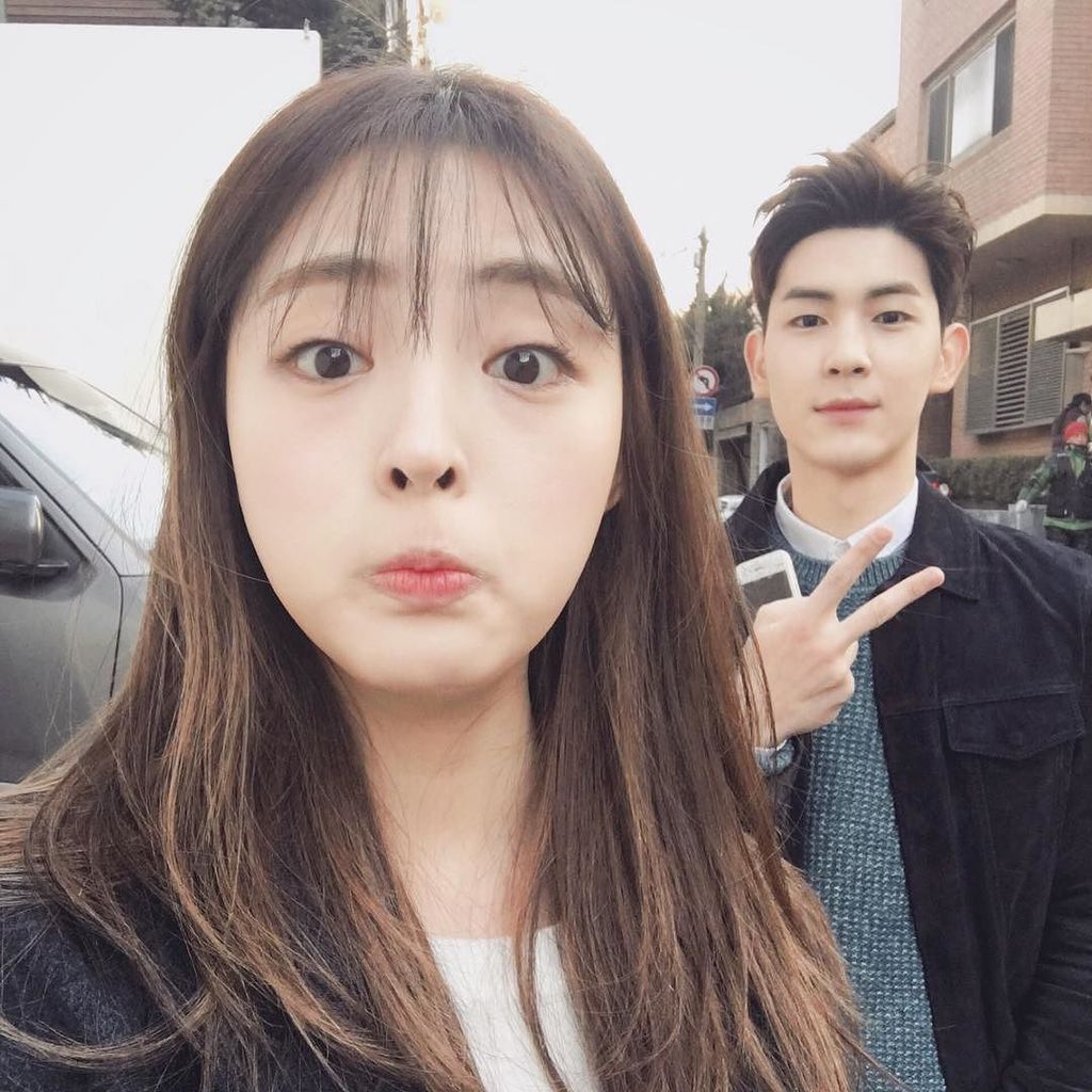 icoed's tweet photo. [HYEWON] 한장더😮😗 https://t.co/AeWqI4KM4h