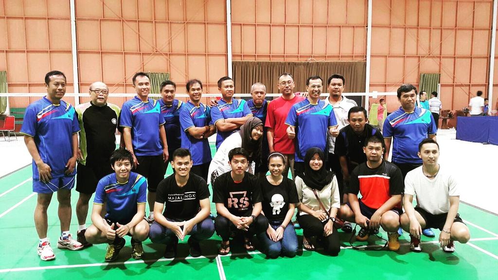 Temu Alumni ukm Bulutangkis UGM, sekaligus jalan-jalan di cikampek.