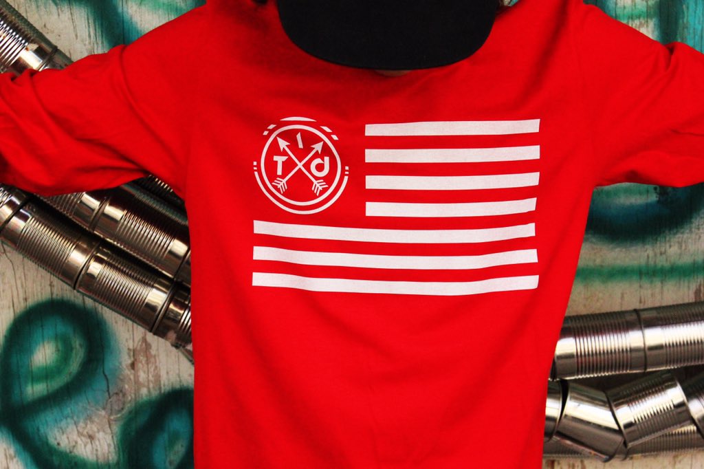 InsideTheDrop's tweet photo. #LookBook ITD Flag Tee  https://t.co/zltaX4eALC #MadeInAmerica 🇺🇸 #ITDapparel #SkateLife #SkateBoarding https://t.co/PgsxRQkdxc