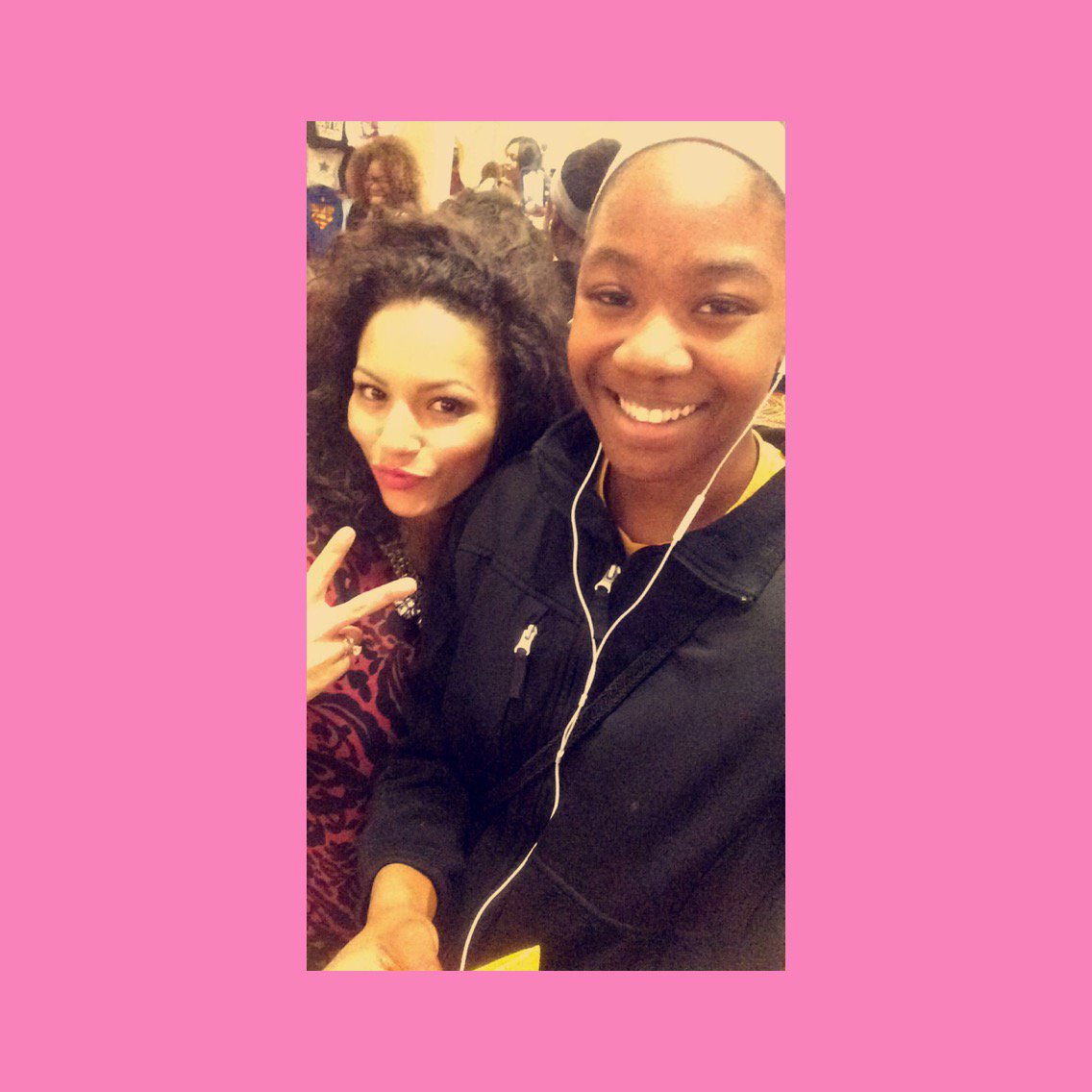 lvinmetoday's tweet photo. Meeting my favorite actress 💜😩😁 @aprillhernandez #KMM2016 #ImPossible She spoke to my soul &amp; freed my mind 💭🔓😇 https://t.co/VdojWl6JaD