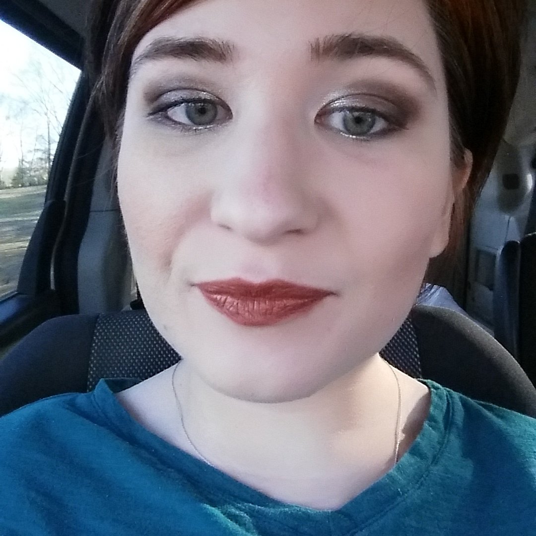 holly2oakes's tweet photo. Palette 2 is officially my favorite palette!! 😍 #youniquepresenter #addictionpalette #eyecandy https://t.co/YxMnb74Kqo