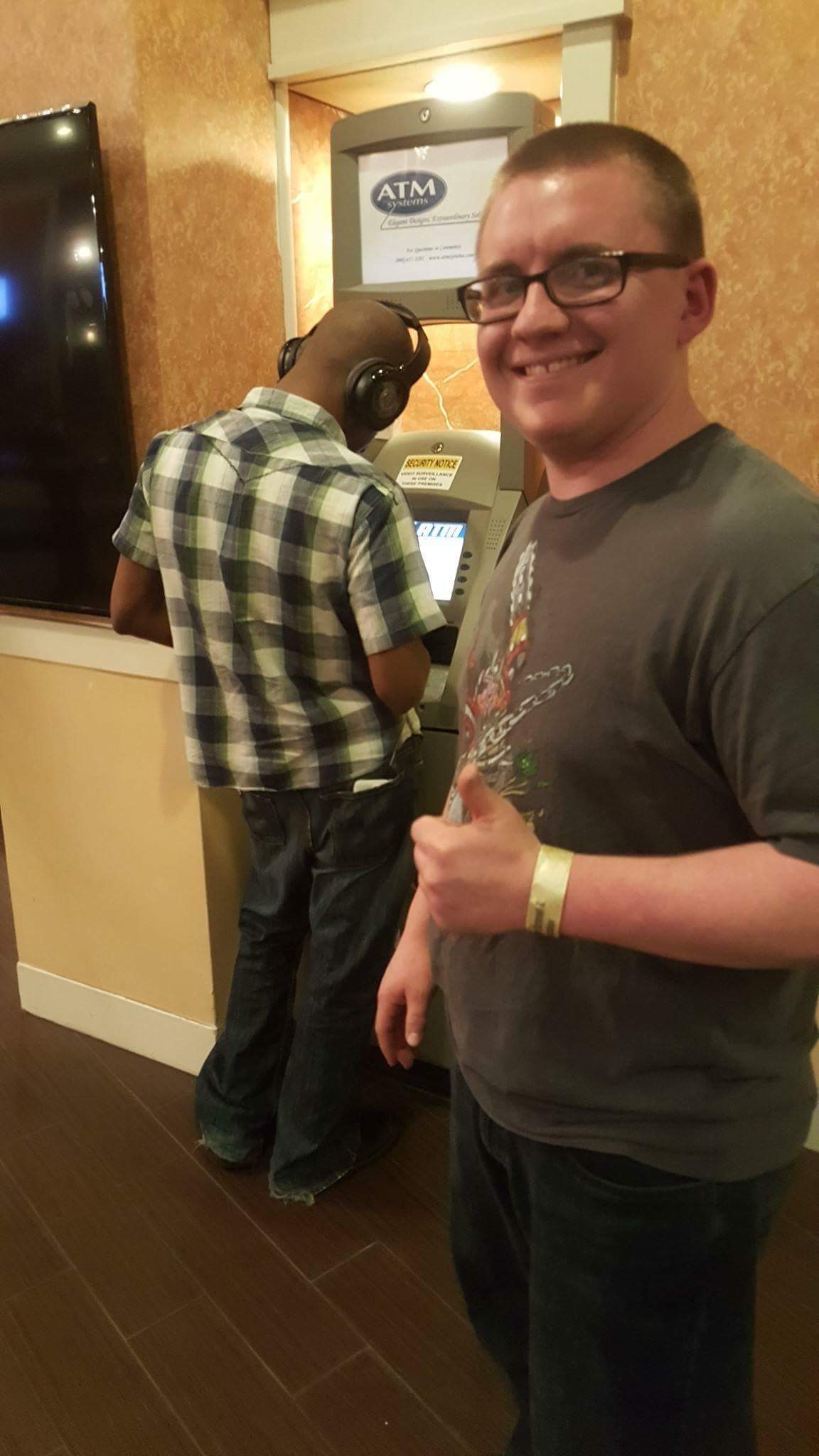 CcRsGuRWwAAkpDJ.jpg:large