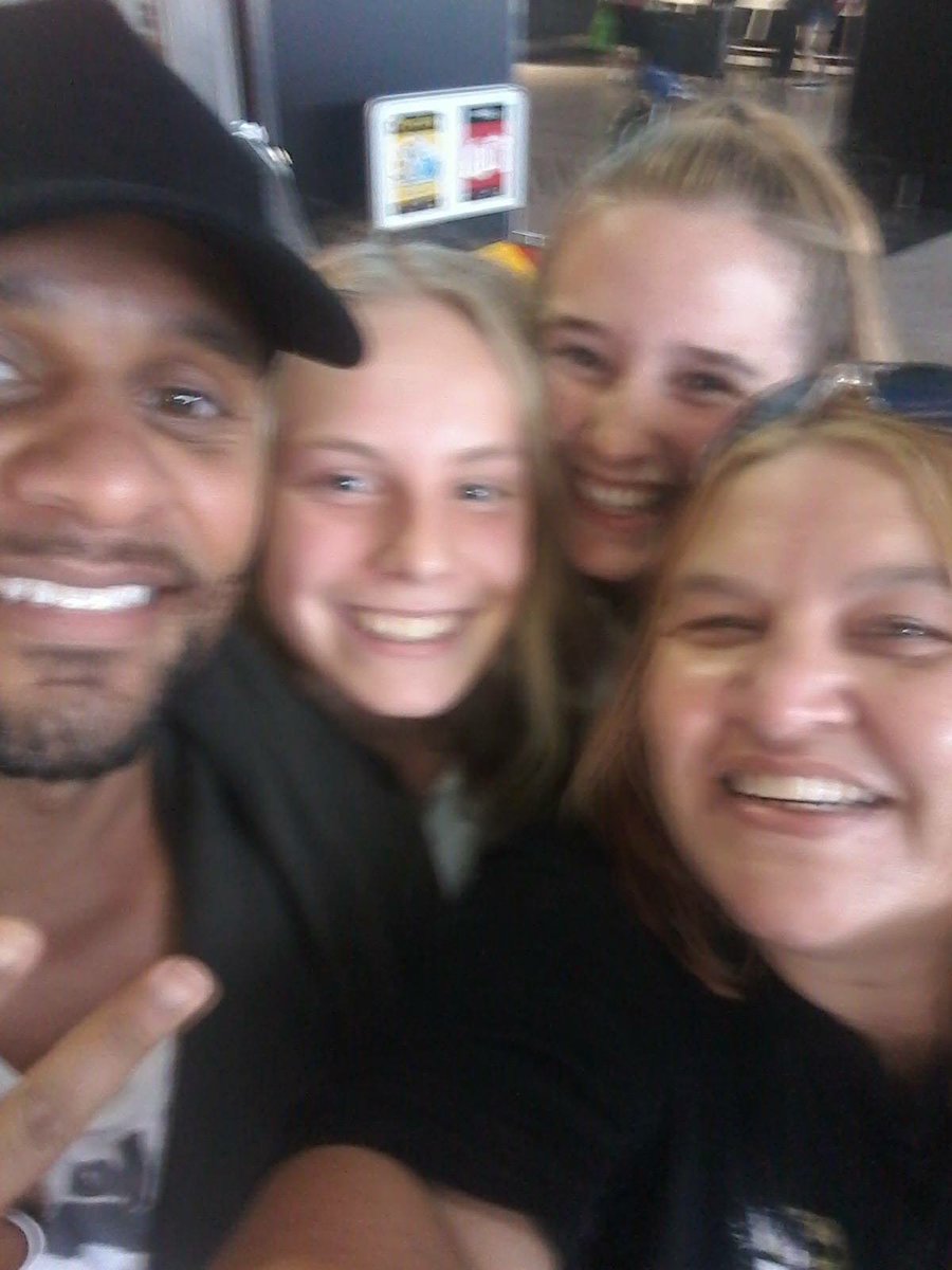 Kaschaa's tweet photo. @LoveMrSpencer Do you remember this? so glad i met you!!!!! 😍😍 https://t.co/Otce89Pv5Z
