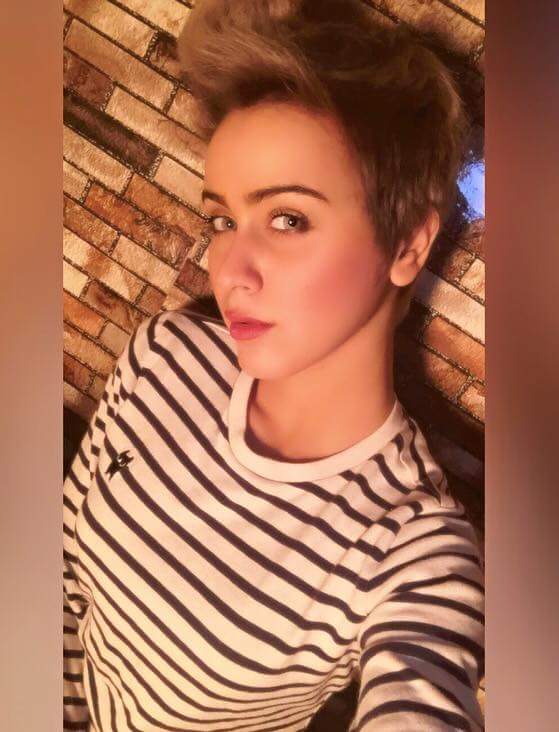 التمسوآ لي ﻋذراً ، حين لآ تروني ﺑ آلوجہ آلذي تعودتم عليہ !
فـ ﻟﻟنفس طآقہ محدودهہ و آحيآناً آفقدهآ لآشعورياً