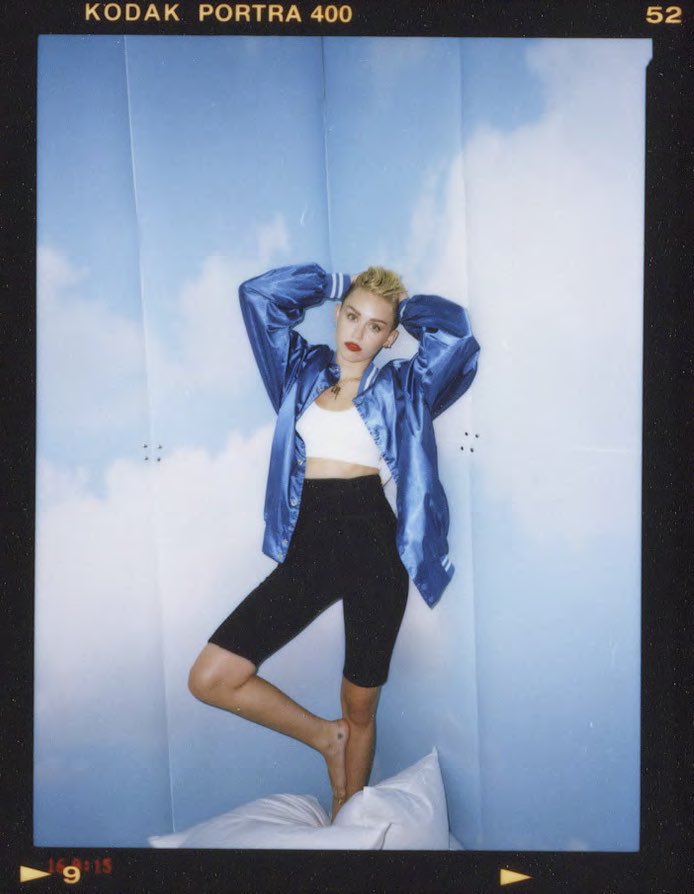 MileyRCyrustyle's tweet photo. Miley's bangerz album photoshoot appreciation tweet 2x https://t.co/EcfsnghNnQ