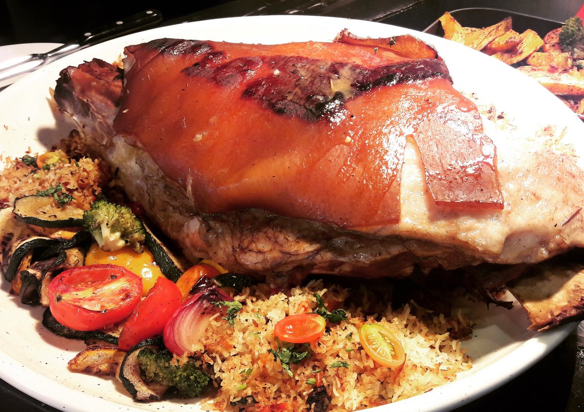 StylishByNature's tweet photo. It's not regular #sundaybrunch it's #MightyLunch at @ShangriLaBLR  @stylishbynature #foodblogger #foodporn #foodpics https://t.co/QRQlVLdVi6