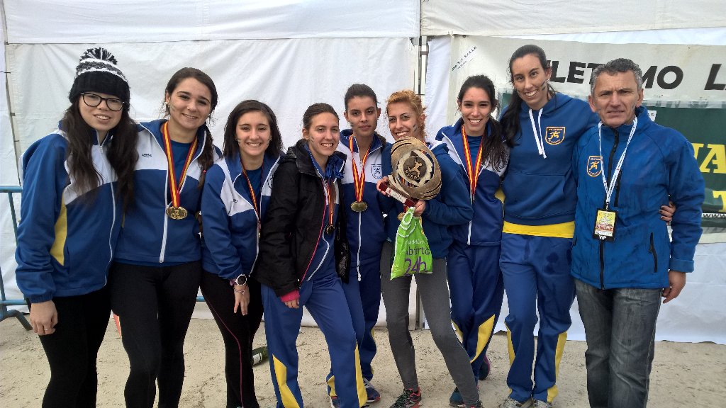 CAT_Alcorcon's tweet photo. Os presentamos a las Campeonas de España de Cross Júnior #LosSueñosSeCumplen #Alcorcón #SomosUnEquipo https://t.co/9qSJkW0gO7