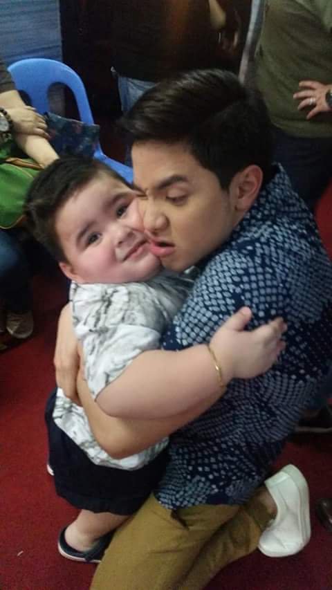 AldubKiligmuch's tweet photo. alden with baste...

#sarapkurutinsibaste
#gigilwithbaste
#cutetalaganibaste https://t.co/tcKRCa5fja