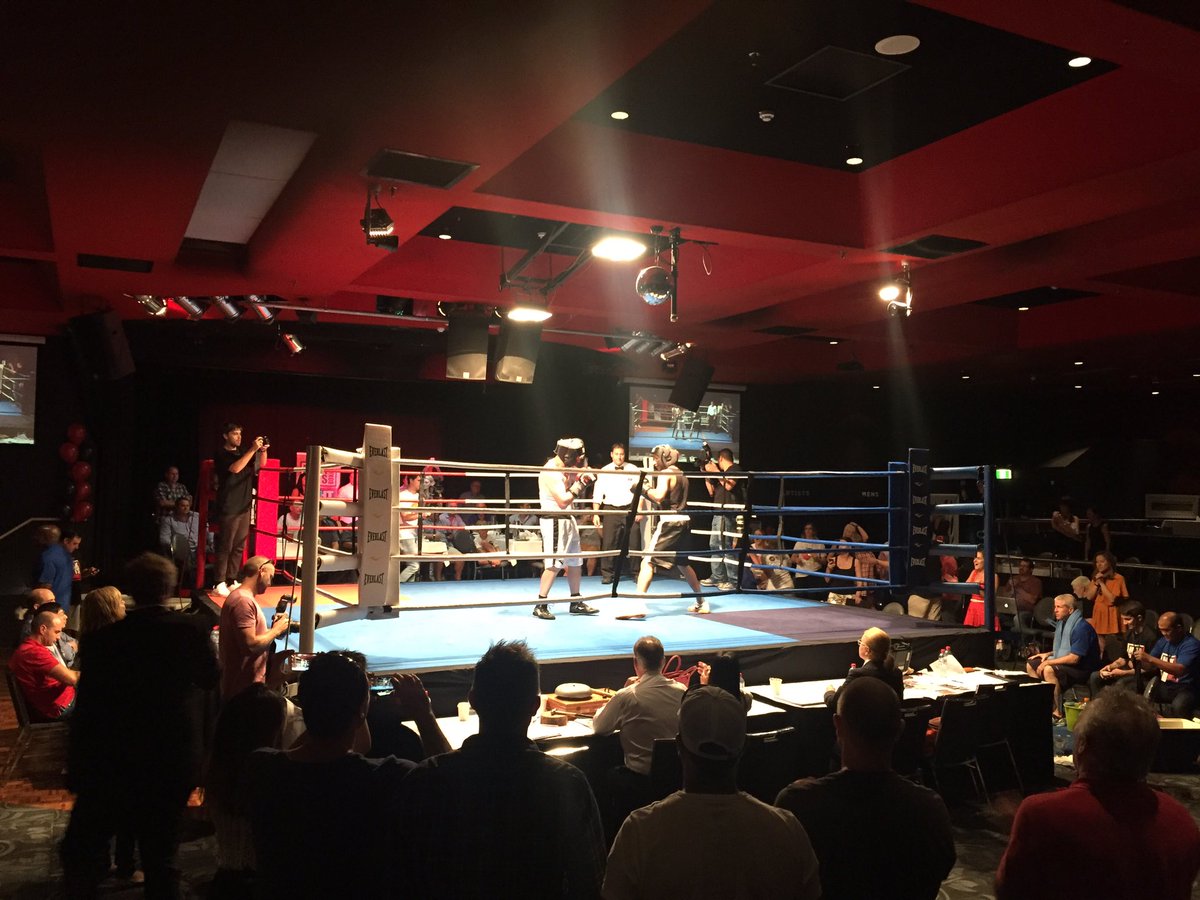 AdamChicktong's tweet photo. New world record by Rod Walker!!! #fightingforfamilies @GWR @F4Families #guinessworldrecord #charity #boxing https://t.co/5mdnh4QPJ7