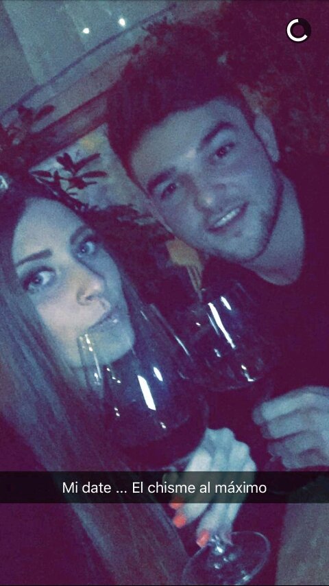 fab_adrii's tweet photo. Vía #Snapchat @daniellefclyde @chris_basteris https://t.co/16NVeve9yS
