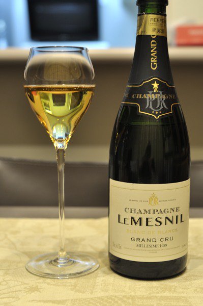 Puligny_m's tweet photo. Blanc de Blancs 1989 Le Mesnil
https://t.co/QHxgFd7JGP
Peak has passed but the hint of terroir Mesnil still exists. https://t.co/YQu3JSlFIu
