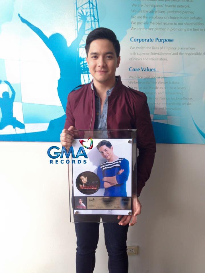 firstkhaolvr_'s tweet image. You can&apos;t srsly bring a Good and God fearing man down. Well at least you tried Bashers😘👏🏻 #SPSFebtastic