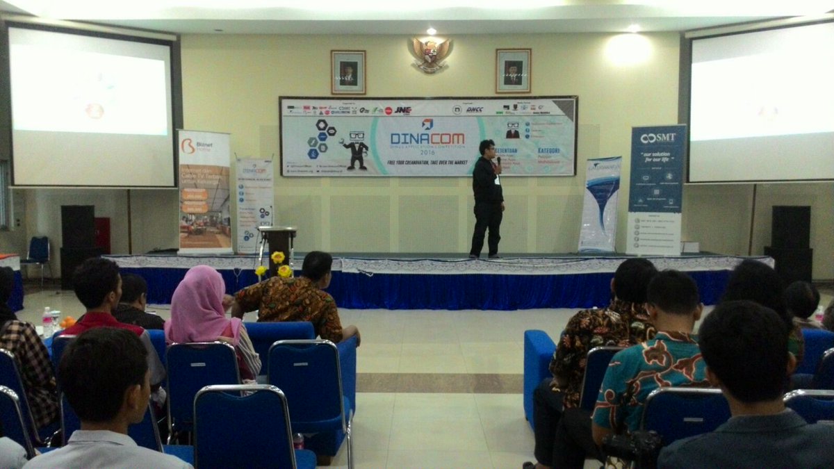 Presentasi terakhir untuk kategori mahasiswa dari UGM dgn aplikasinya #calova #finaldinacom2016 @SevenMediaTech