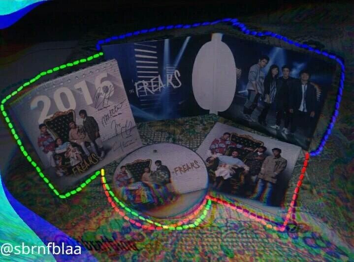 TheFreaksFC's tweet photo. Pemenang kuis #BeliCDTheFreaks @sbrnfblaa with her glow in the dark pic+ the Freaks CD😍 Followed dear! https://t.co/TSTSPwBPgM