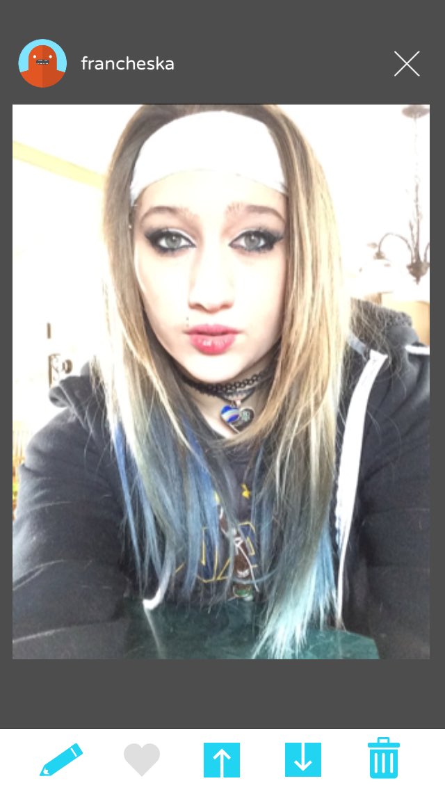 She_Exists_ tweet picture